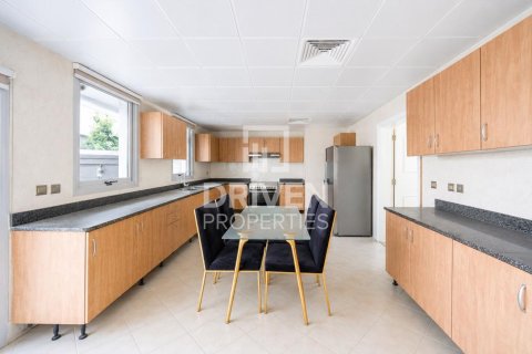 Villa de 5 dormitorios en Dubai, UAE No. 217754 8