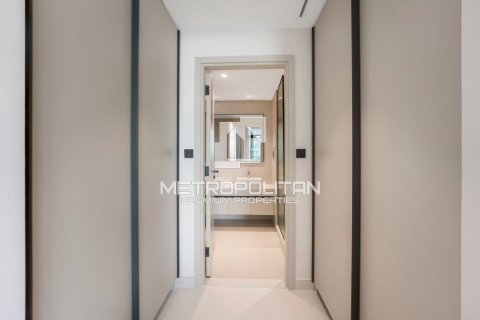 Apartment de 3 dormitorios en EMAAR Beachfront, UAE No. 13059 17