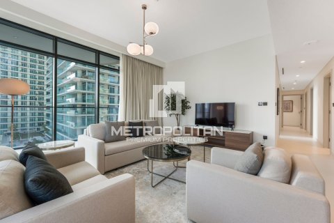 Apartment de 3 dormitorios en EMAAR Beachfront, UAE No. 13059 5