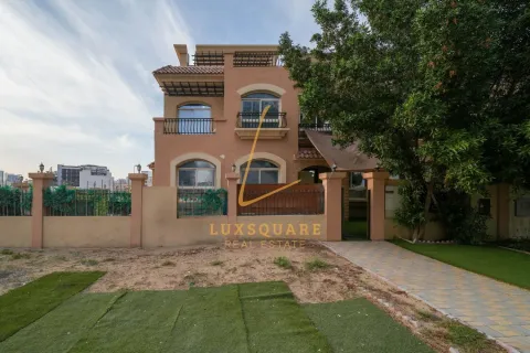 Villa de 3 chambres à Jumeirah Village Circle, UAE No. 210636