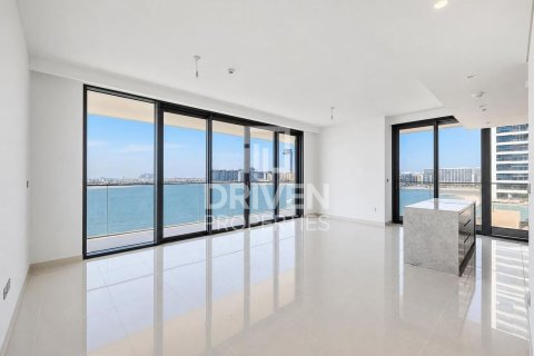 Apartment de 3 dormitorios en EMAAR Beachfront, UAE No. 223176