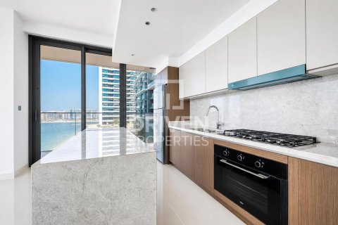 Apartment de 3 dormitorios en EMAAR Beachfront, UAE No. 223176 14