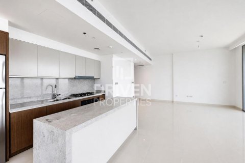 Apartment de 3 dormitorios en EMAAR Beachfront, UAE No. 223176 13