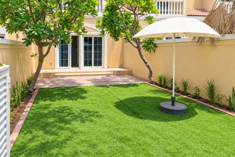 Townhouse de 2 dormitorios en Jumeirah Village Circle, UAE No. 223442