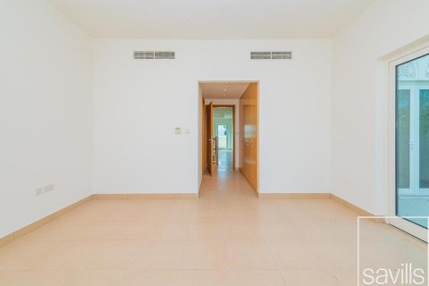 Townhouse de 3 dormitorios en North Village, UAE No. 200976 8