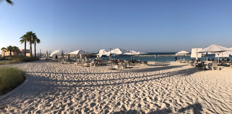 استوديو شقة في FAIRMONT MARINA RESIDENCES Corniche Road, الإمارات العربية المتحدة رقم 111012