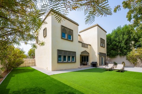 3 bedrooms Villa in Jumeirah Park, UAE No. 196387