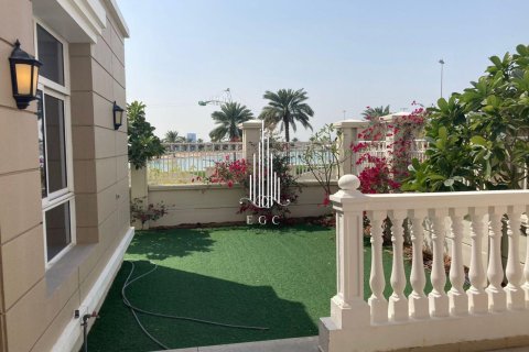Villa de 7 dormitorios en Khalifa City, UAE No. 36579 5
