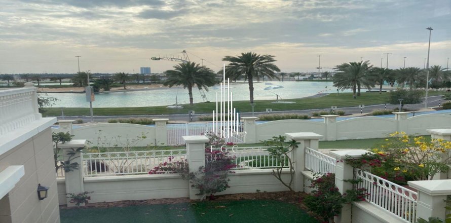 Villa de 7 dormitorios en Khalifa City, UAE No. 36579