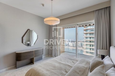 Apartment de 3 dormitorios en EMAAR Beachfront, UAE No. 223186 13