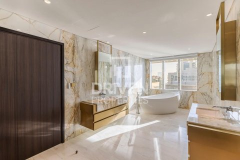 Apartment de 3 dormitorios en EMAAR Beachfront, UAE No. 223186 25