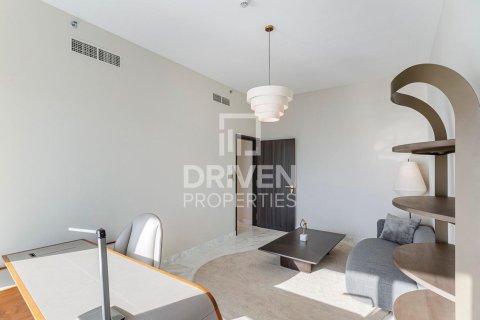 Apartment de 3 dormitorios en EMAAR Beachfront, UAE No. 223186 8