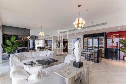 Apartment de 3 dormitorios en EMAAR Beachfront, UAE No. 223186