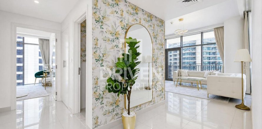 1 bedroom Apartment in BLVD Crescent, UAE No. 212598