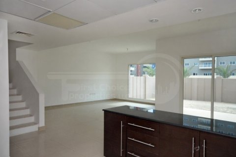 4 bedrooms Villa in Al Reef, UAE No. 13307 12