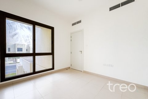 3 bedrooms Townhouse in Noor Townhouses, UAE No. 220932 4