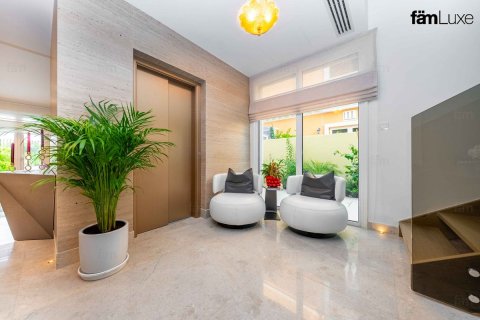 3 bedrooms Villa in Dubai, UAE No. 119801 11