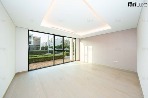 8 bedrooms Villa in Dubai, UAE No. 199414 6