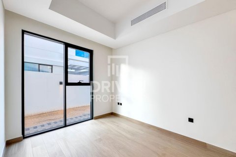 Townhouse de 5 dormitorios en Damac Lagoons, UAE No. 215036 8