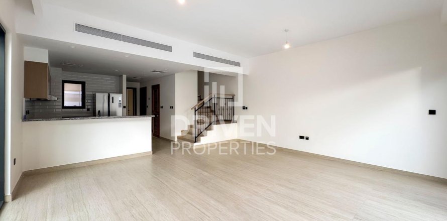 Townhouse de 5 dormitorios en Damac Lagoons, UAE No. 215036