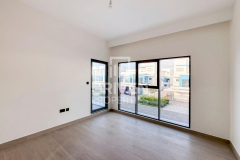 Townhouse de 5 dormitorios en Damac Lagoons, UAE No. 215036 4