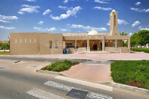 4 bedrooms Villa in Al Reef, UAE No. 13295 16