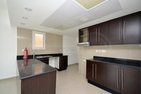 4 bedrooms Villa in Al Reef, UAE No. 13295 6