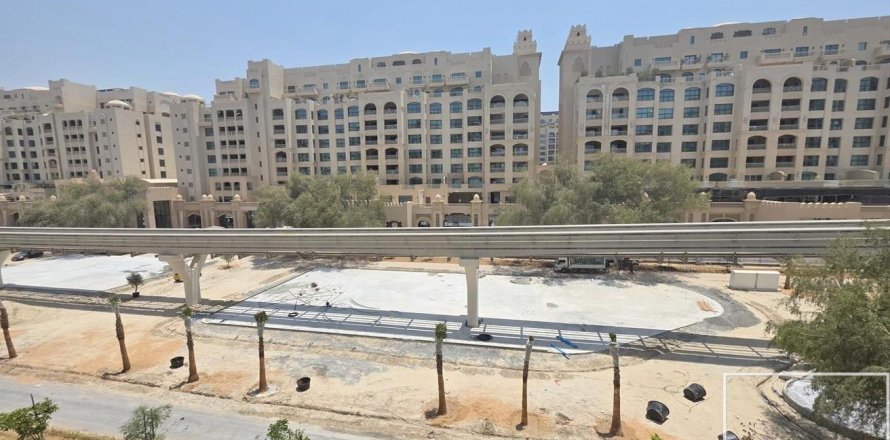 Appartement de 2 chambres à Shoreline Apartments, UAE No. 214054
