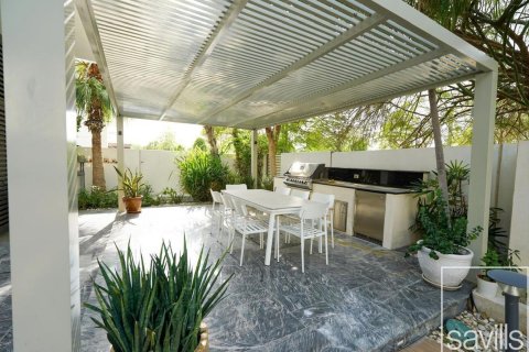 5 bedrooms Villa in District One, UAE No. 211087 3
