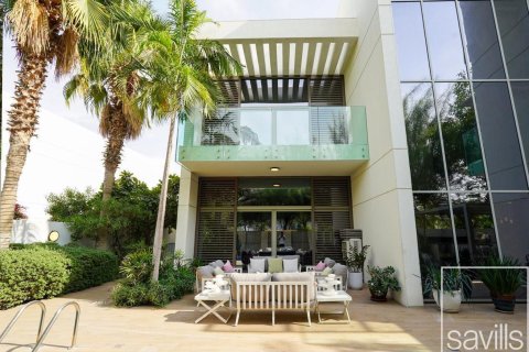 5 bedrooms Villa in District One, UAE No. 211087 4