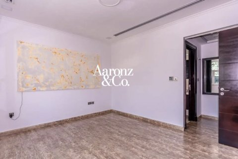 Villa de 4 dormitorios en Jumeirah Park, UAE No. 224342 9