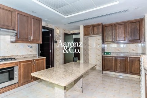 Villa de 4 dormitorios en Jumeirah Park, UAE No. 224342 12