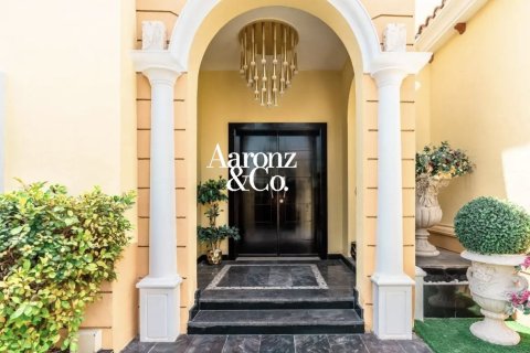 Villa de 4 dormitorios en Jumeirah Park, UAE No. 224342 16