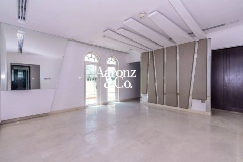 Villa de 4 dormitorios en Jumeirah Park, UAE No. 224342 8