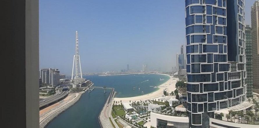 3 bedrooms Apartment in 5242, UAE No. 5690