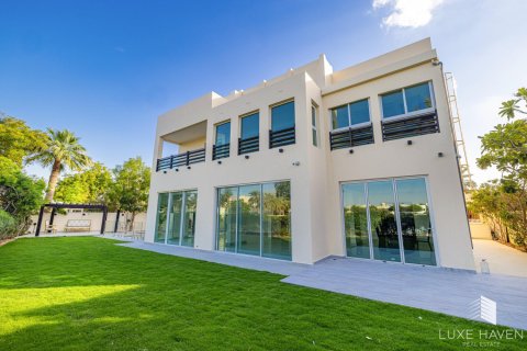 Villa de 5 chambres à Meadows, UAE No. 14148