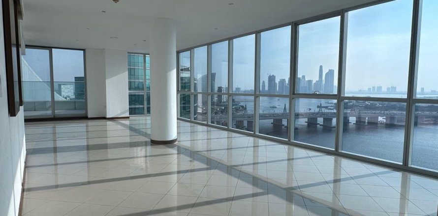 4 bedrooms Apartment in Dubai, UAE No. 215999