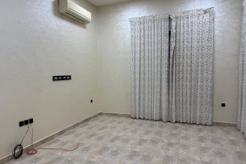 4 bedrooms Villa in Ras Al Khaimah, UAE No. 183673 7
