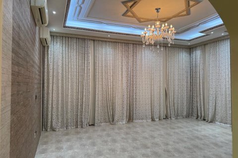 4 bedrooms Villa in Ras Al Khaimah, UAE No. 183673 11