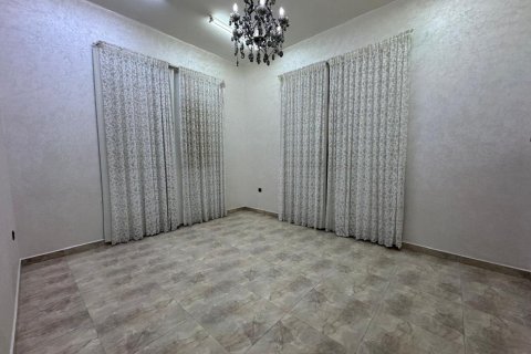 4 bedrooms Villa in Ras Al Khaimah, UAE No. 183673 17