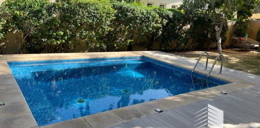 Villa de 4 chambres à Meadows, UAE No. 10664