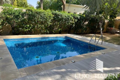 4 bedrooms Villa in Meadows, UAE No. 10664