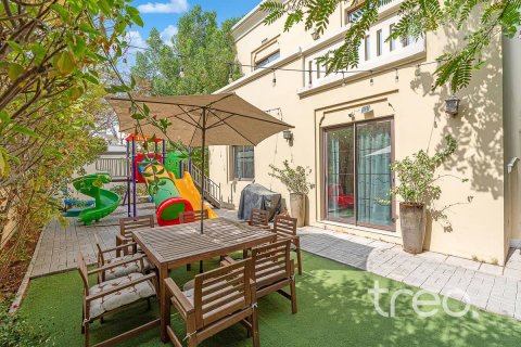 Вилла с 3 спальнями в Casa, ОАЭ №220602