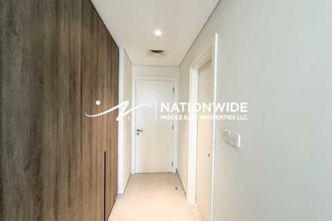 Apartment de 3 dormitorios en Abu Dhabi, UAE No. 140697 9