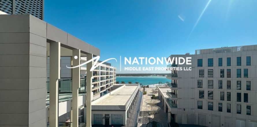 Apartment de 3 dormitorios en Abu Dhabi, UAE No. 140697
