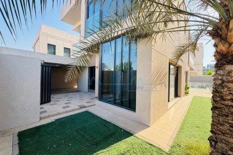 Villa de 4 dormitorios en Jumeirah, UAE No. 125077 17