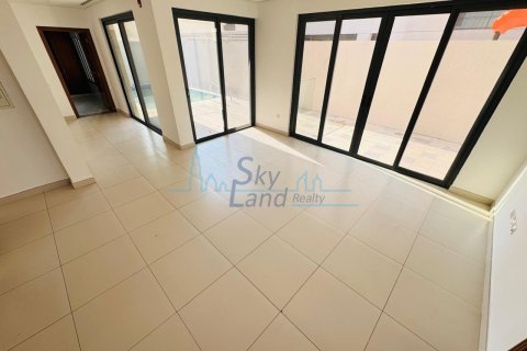 Villa de 4 dormitorios en Jumeirah, UAE No. 125077 4