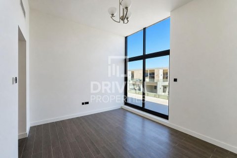 Townhouse de 4 chambres à District 11, UAE No. 221456 16