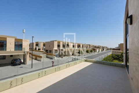 Townhouse de 4 chambres à District 11, UAE No. 221456 30