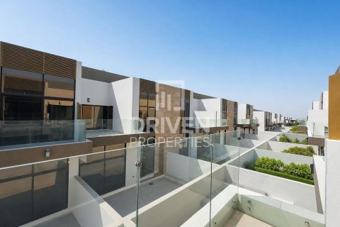 Townhouse de 4 chambres à District 11, UAE No. 221456 25